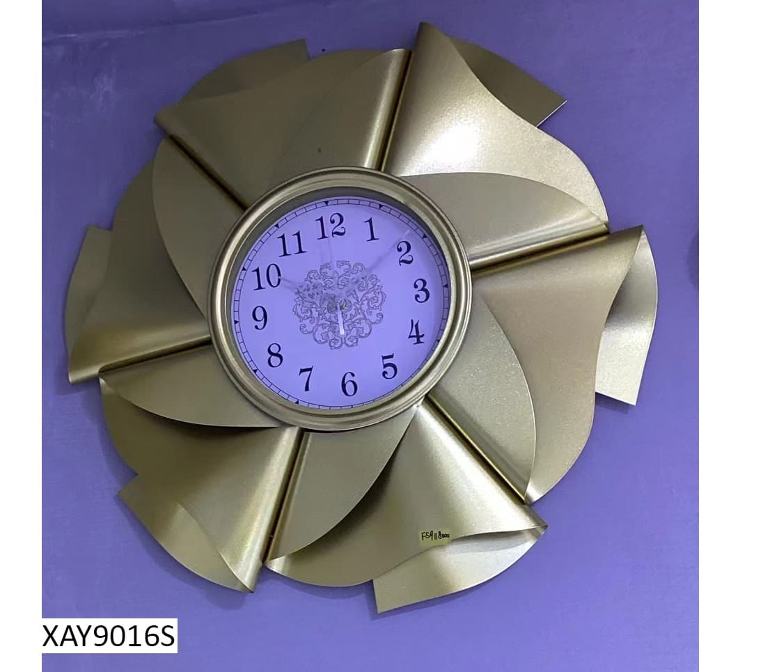 Horloge murale décorative en forme de fleur avec cadre en fer, taille : 38 x 26 cm
